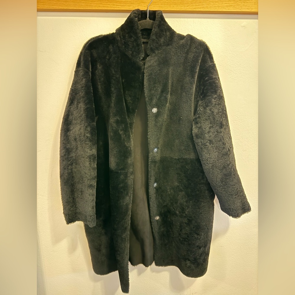 Theory Reversible Shearling Sheepskin Cocoon Coat- Black